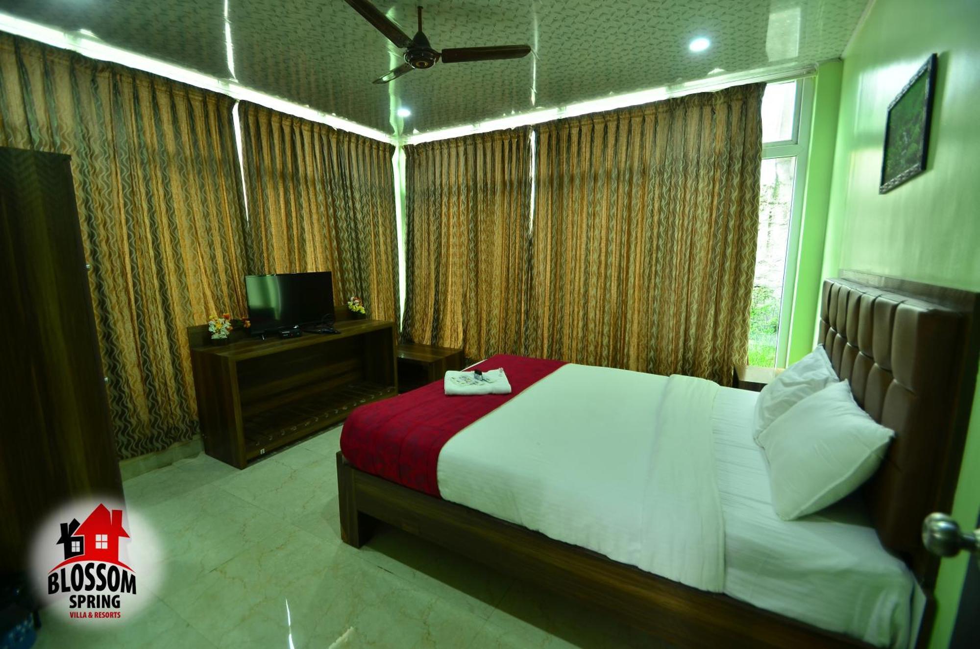 Blossom Spring Villa Udagamandalam Exterior photo