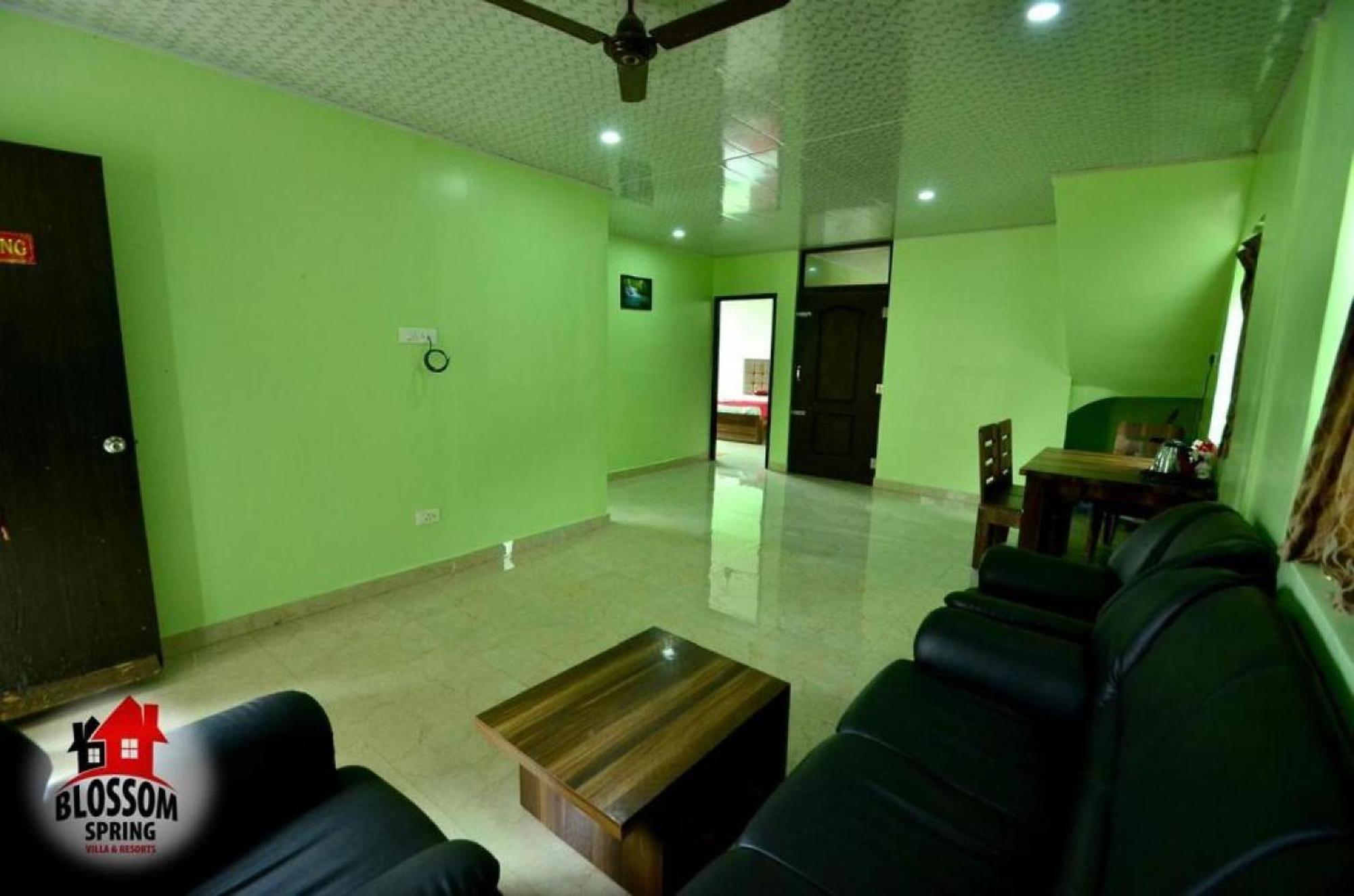 Blossom Spring Villa Udagamandalam Exterior photo